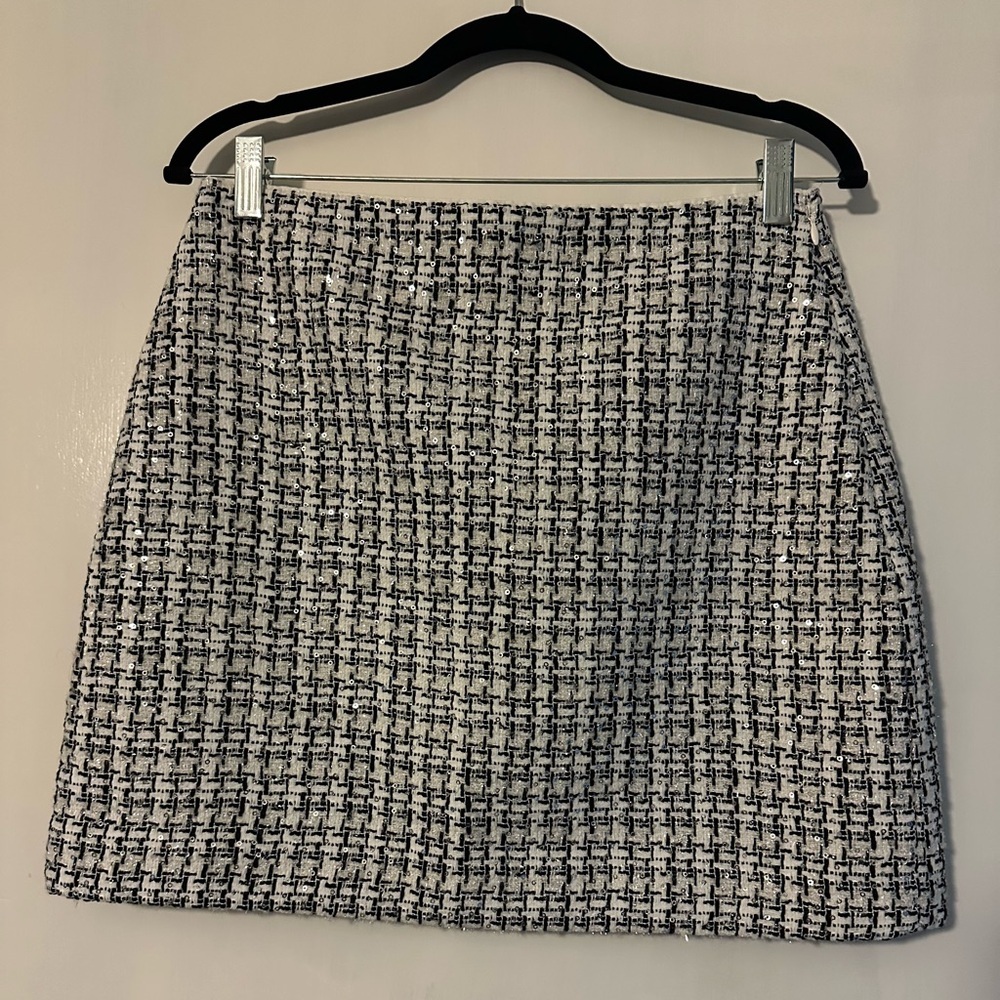 LOFT black/white sequined skirt. Size 6 Petite. NWT.
